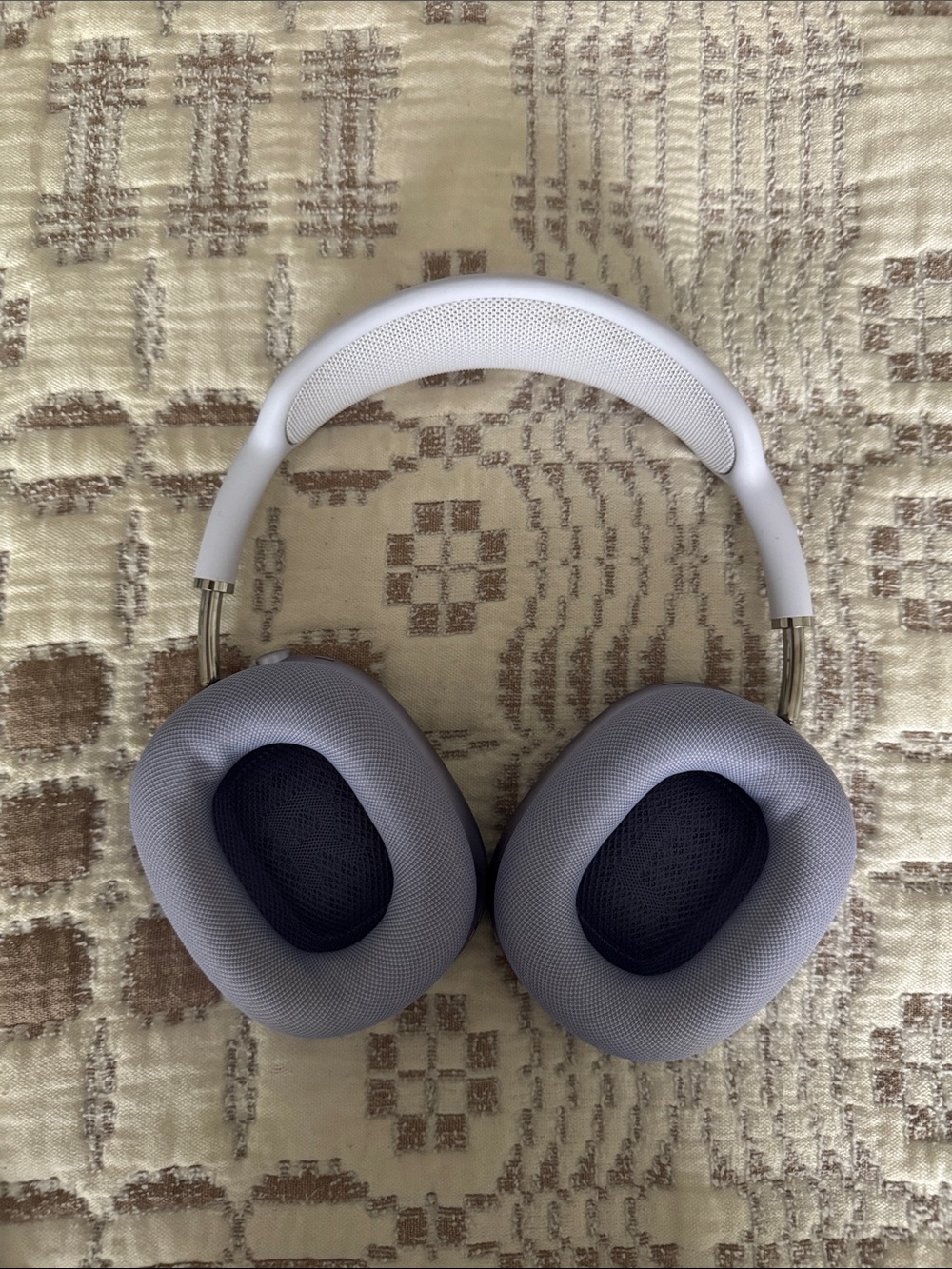 Apple AirPods Max USB-C - Lavender - Like New - Picture 5 of 8